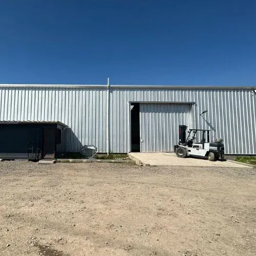 Galpón industrial con solución de ventilación instalada por Nacrismetal